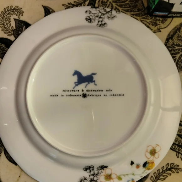4 Retired Anthropologie Carousel Horse Plates - Picture 9 of 9